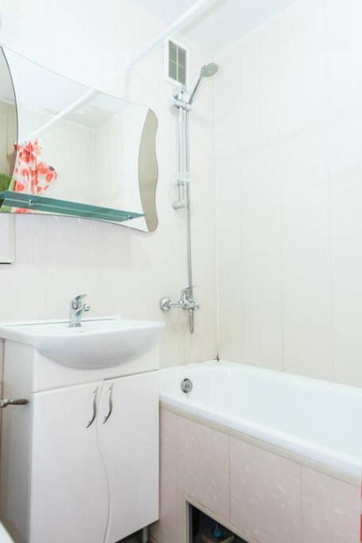 Apartment On Sobornyi Avenue 143 Near Intourist Hotel Zaporizhia エクステリア 写真